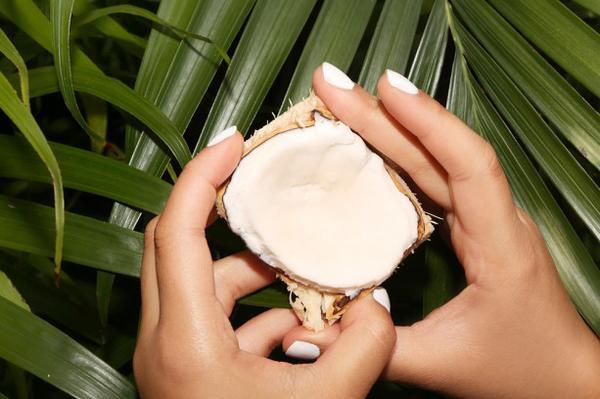 Five Beauty Secrets Of Coconuts